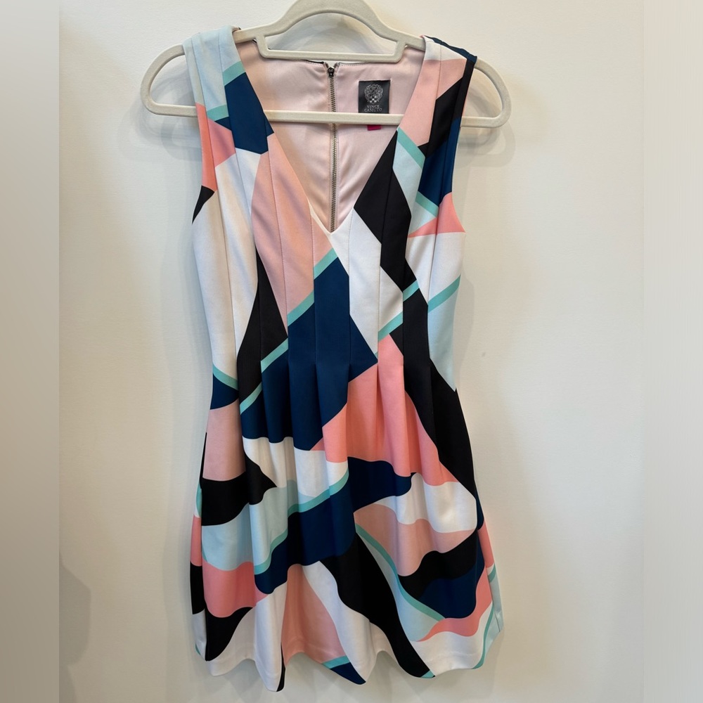 Vince Camuto Sheath Dress • Size 4 • EUC • Zipper back, lined, machine washable